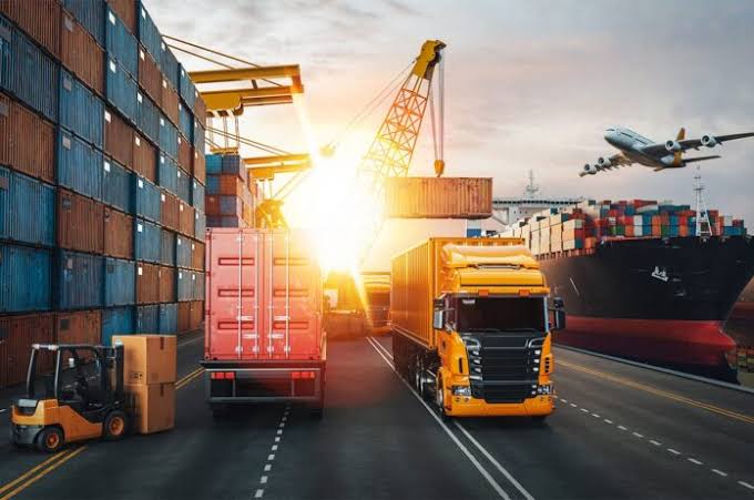 Importaciones de Equipos y Maquinaria